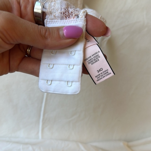 Victoria’s Secret bra. - Picture 4 of 4